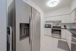 2100 Tanglewilde St, Houston, TX 77063 - Photo 14