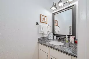 2100 Tanglewilde St, Houston, TX 77063 - Photo 18