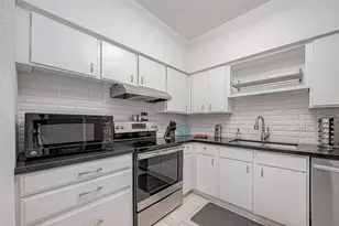 2100 Tanglewilde St, Houston, TX 77063 - Photo 16