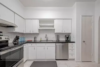 2100 Tanglewilde Street #189, Houston, TX 77063 - Photo 18