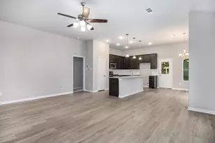221 Inwood Dr, West Columbia, TX 77486 - Photo 8