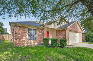 7919 Pelican Ln, Baytown, TX 77523 - Photo 2
