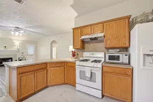 7919 Pelican Ln, Baytown, TX 77523 - Photo 14