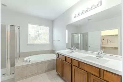 130 W Montfair Boulevard, The Woodlands, TX 77382 - Photo 18