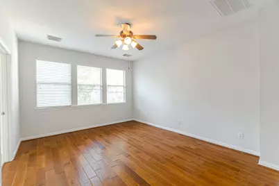 130 W Montfair Boulevard, The Woodlands, TX 77382 - Photo 16