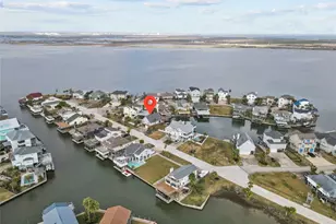 518 Paradise Dr, Tiki Island, TX 77554 - Photo 46