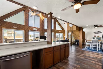 518 Paradise Drive, Tiki Island, TX 77554 - Photo 30