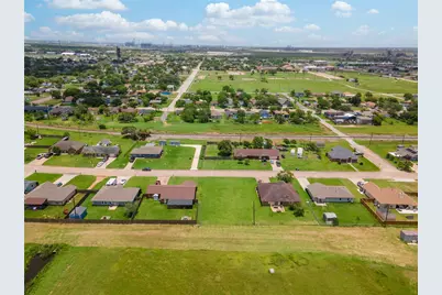 415 W 9th Street, Freeport, TX 77541 - Photo 12
