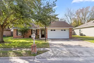 2208 Gontier Dr, Bay City, TX 77414 - Photo 1