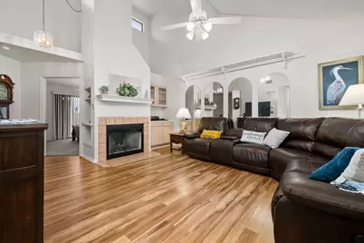 102 Sugar Creek Drive, Rockport, TX 78382 - Photo 14