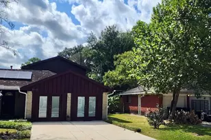 2015 Sierra St, Kemah, TX 77565 - Photo 2