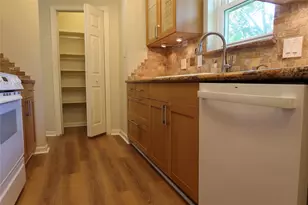 2015 Sierra St, Kemah, TX 77565 - Photo 12