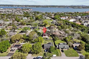 2015 Sierra St, Kemah, TX 77565 - Photo 4