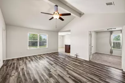 422 Hawks View Drive, La Marque, TX 77568 - Photo 10