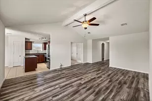 422 Hawks View Dr, La Marque, TX 77568 - Photo 10