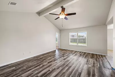 422 Hawks View Drive, La Marque, TX 77568 - Photo 8