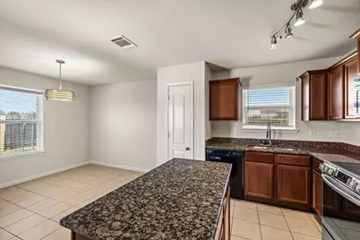 422 Hawks View Drive, La Marque, TX 77568 - Photo 12