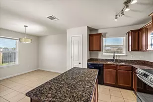 422 Hawks View Dr, La Marque, TX 77568 - Photo 12
