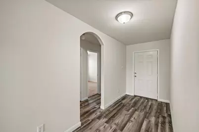 422 Hawks View Drive, La Marque, TX 77568 - Photo 6