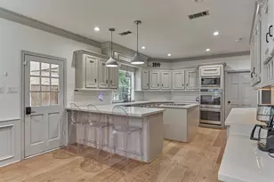 42 Golden Shadow Cir, The Woodlands, TX 77381 - Photo 6