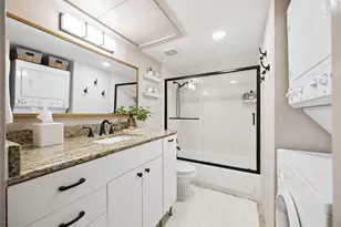 7555 Katy Fwy, Houston, TX 77024 - Photo 12