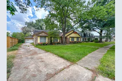 5907 Darkwood Drive, Houston, TX 77088 - Photo 2