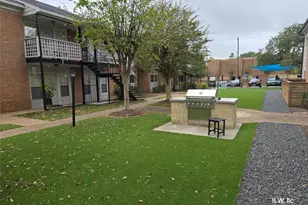 815 Harvard St, Houston, TX 77007 - Photo 2