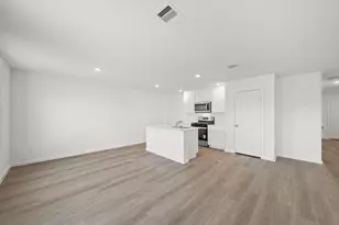 21919 Vernazza Bnd Dr, Hockley, TX 77447 - Photo 4