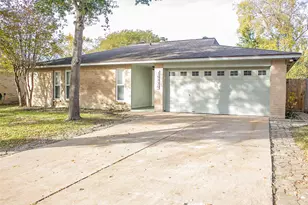 16330 Cypress Point Dr, Cypress, TX 77429 - Photo 2