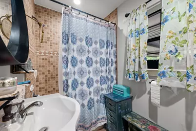 207 Chandler Drive, Baytown, TX 77521 - Photo 18