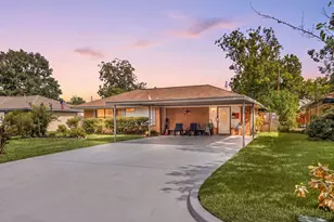 207 Chandler Dr, Baytown, TX 77521 - Photo 1