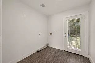 5739 Waterford Dr, Houston, TX 77033 - Photo 28