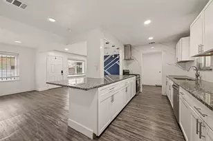 5739 Waterford Dr, Houston, TX 77033 - Photo 14