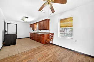 423 Gammon Dr, Houston, TX 77022 - Photo 8