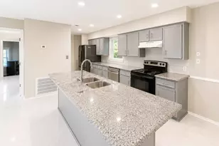 513 W Texas St, Brazoria, TX 77422 - Photo 2
