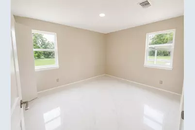 513 W Texas Street, Brazoria, TX 77422 - Photo 4