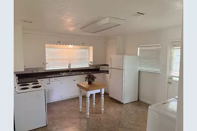 1706 Smith Street, Waller, TX 77484 - Photo 4