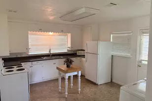 1706 Smith St, Waller, TX 77484 - Photo 4