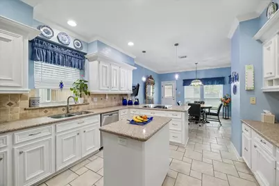 2102 Grand Mesa Drive, Kingwood, TX 77345 - Photo 10