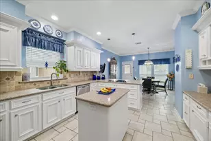 2102 Grand Mesa Dr, Kingwood, TX 77345 - Photo 10