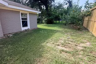 8127 Richland Dr, Houston, TX 77028 - Photo 18