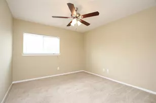 10243 Mills Run Dr, Houston, TX 77070 - Photo 16