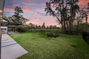 51 Huntsmans Horn Cir, The Woodlands, TX 77380 - Photo 46