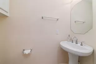 826 E 40th St, Houston, TX 77022 - Photo 4