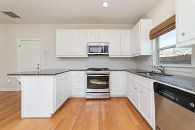 826 E 40th Street, Houston, TX 77022 - Photo 10