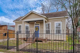 1216 Campbell St, Houston, TX 77009 - Photo 2
