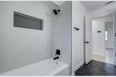 1888 Saxony Lane, Houston, TX 77058 - Photo 26