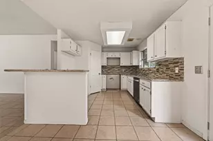 10023 Cabin Creek Dr, Houston, TX 77064 - Photo 8