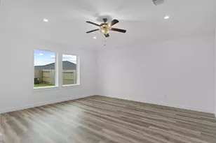 1030 River Coral, Alvin, TX 77511 - Photo 6