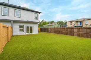 890 Lucky St, Houston, TX 77088 - Photo 6